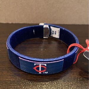 Minnesota Twins MLB Fan‎ Bracelet Team Name and Logo New Licensed